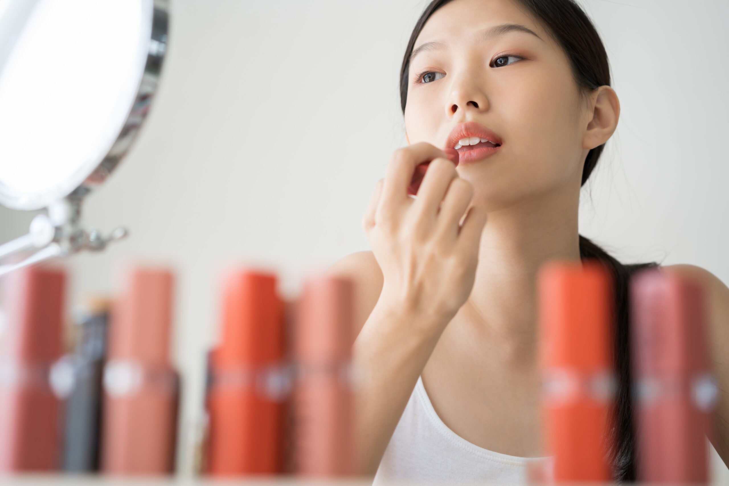 Cách Trang Điểm Nhẹ Nhàng Nhưng Vẫn Tươi Tắn Cho Nàng Công Sở